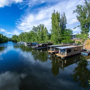 Bay Houseboats Prag